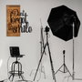 Wallity Dont Forget To Smile Escultura de pared en Negro y Nogal